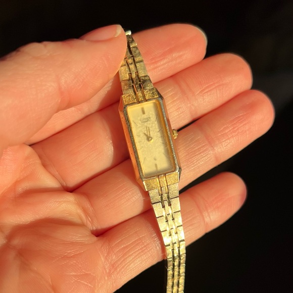 Vintage Citizen Quartz Watch - Picture 8 of 10